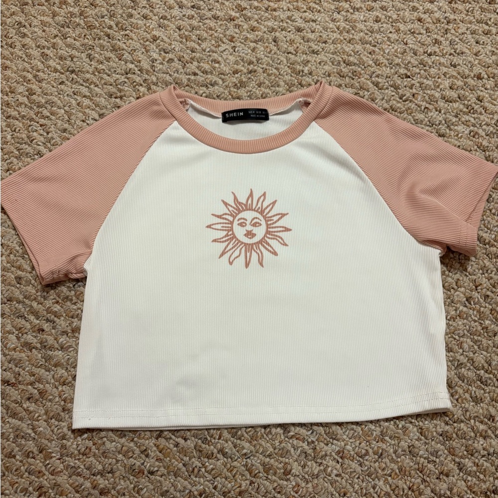 SHEIN Kids Cream and Tan Sun Graphic Tee
